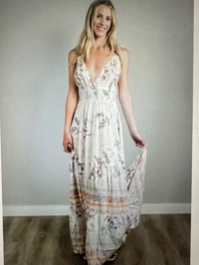 Aakaa Prairie Floral Maxi Dress
